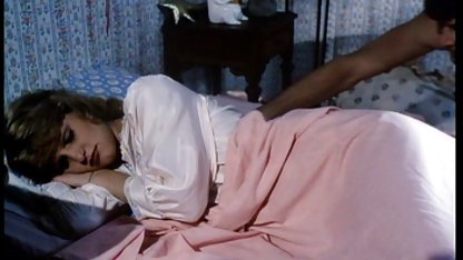 یک دانلود فیلم سوپر زنان دوجنسه زن پیر