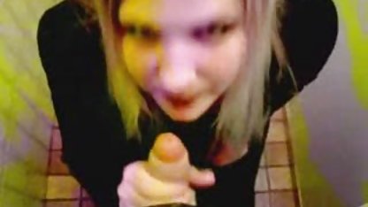 برهنه, باسن مادر دوست داشتنی انگلیسی, Skylar را پوشش می دهد دانلود کلیپ سوپر سکسی با ساق پوش